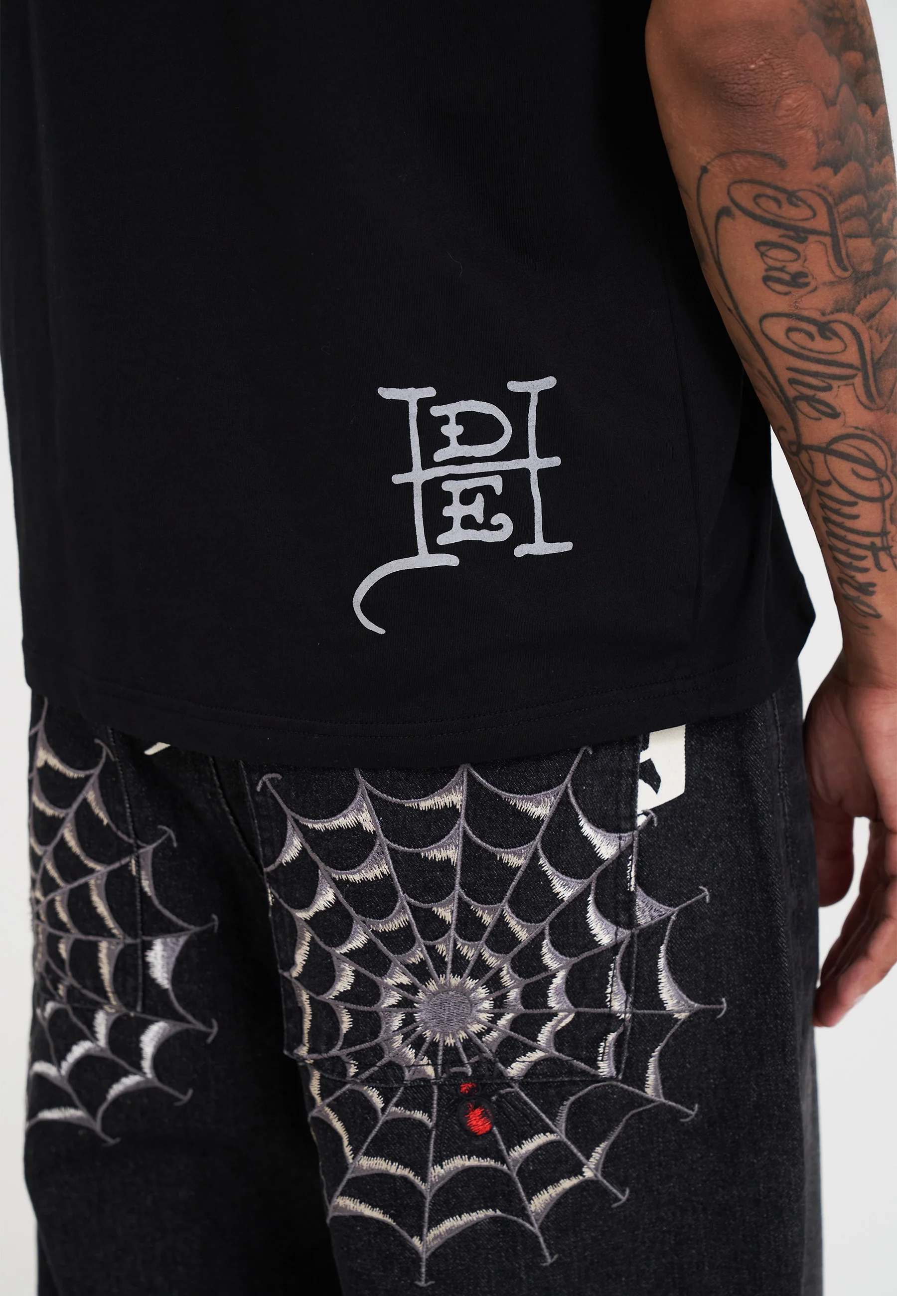 Mens Black Widow Relaxed Jeans - Dark Grey - Image 7