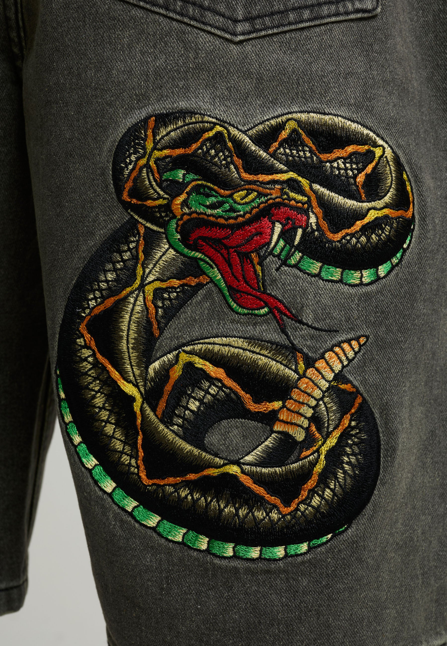 Mens Desert Snake Relaxed Denim Jort - Black Sandy Wash - Image 5