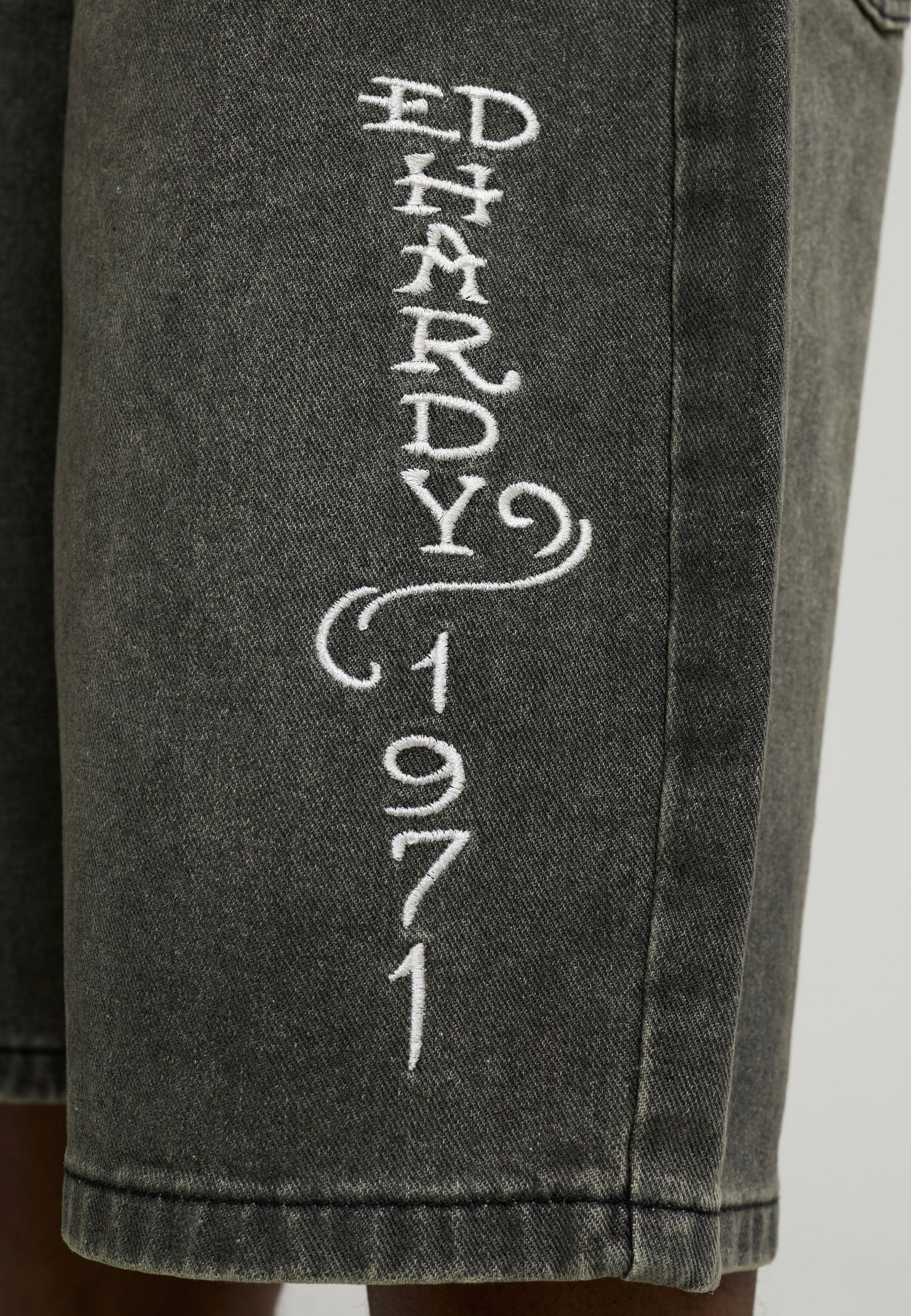Mens Desert Snake Relaxed Denim Jort - Black Sandy Wash - Image 6