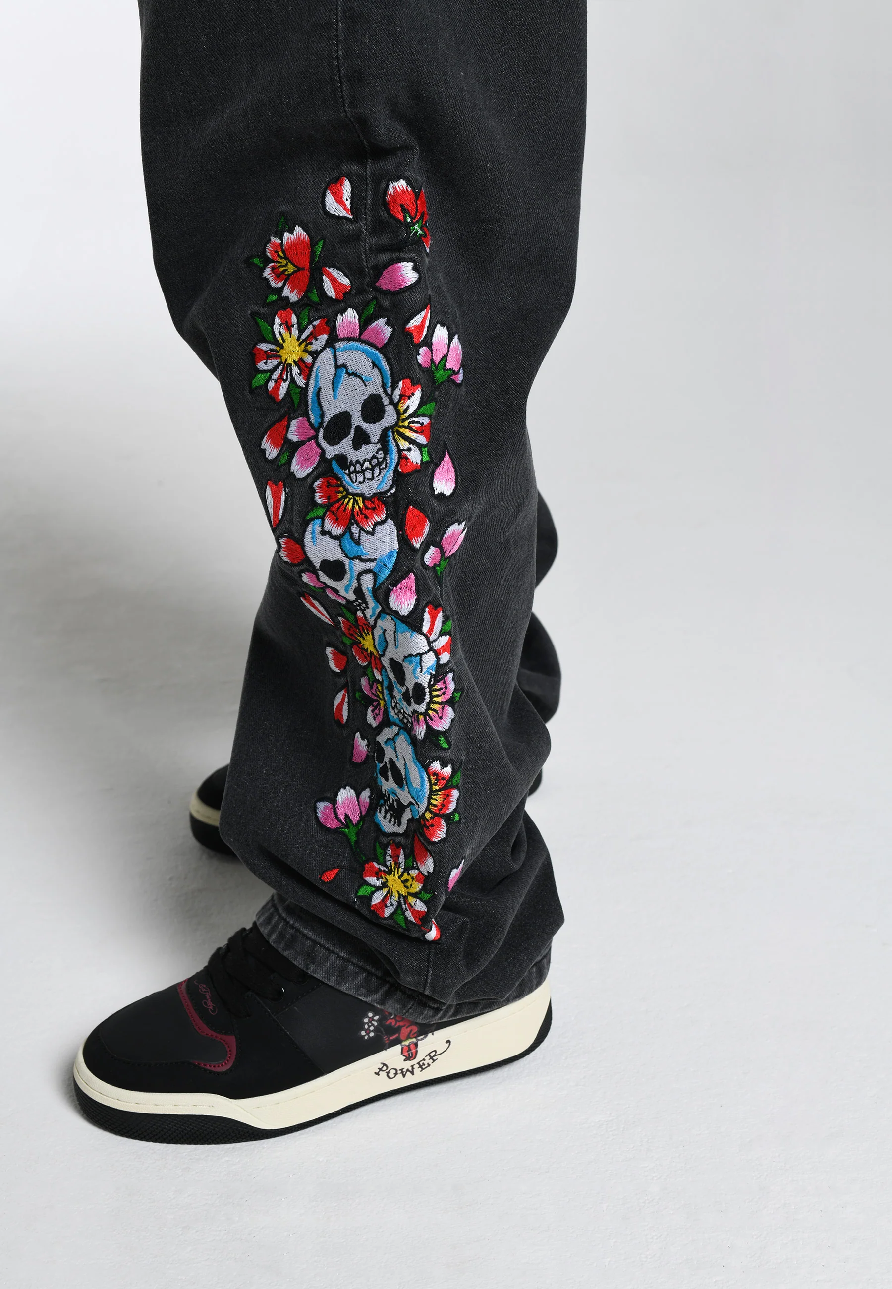 Womens Skull-Flower-Baggy Jeans - Black - Image 5