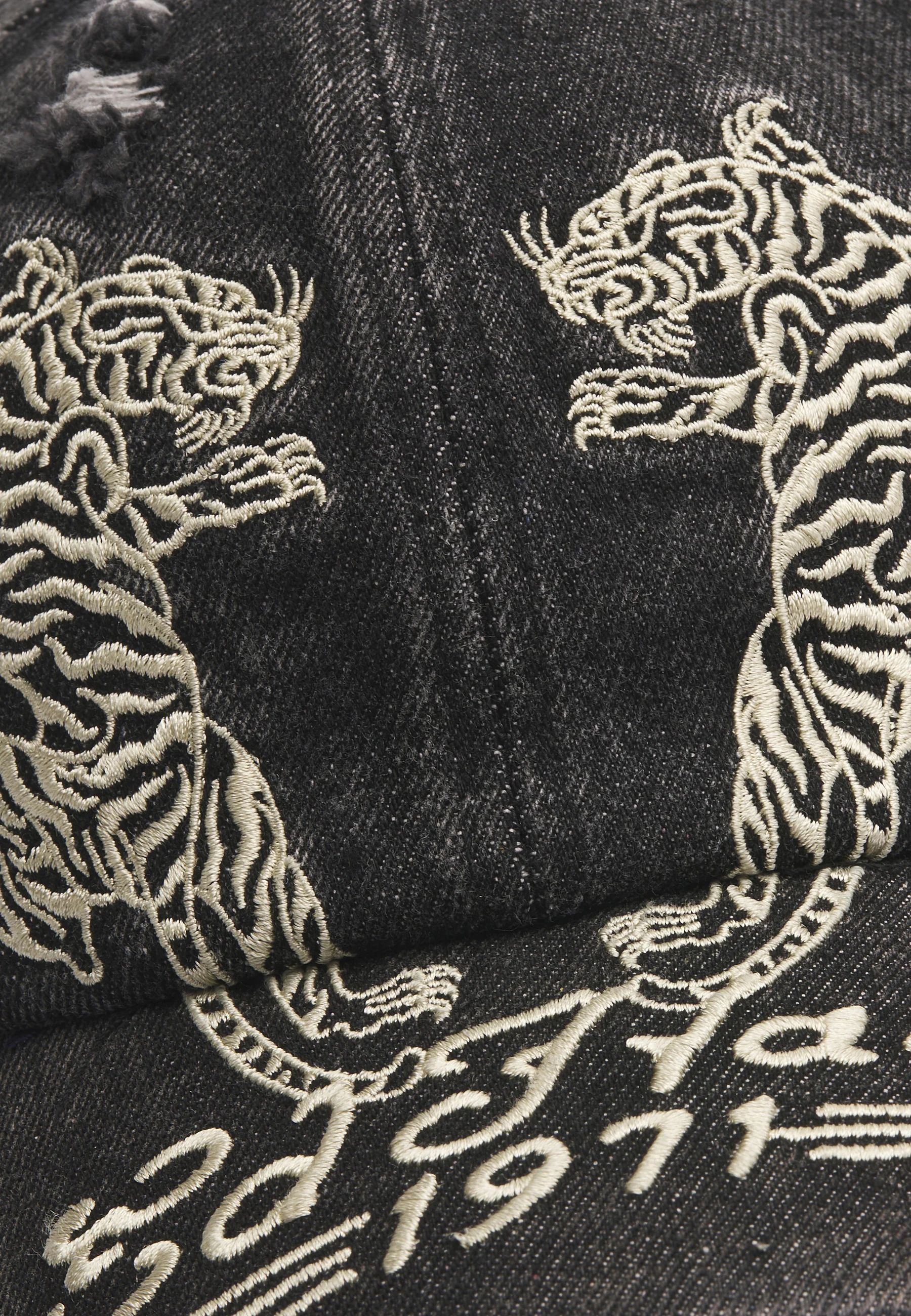 Unisex Desert Tiger 5 Panel Trucker Cap - Black - Image 5