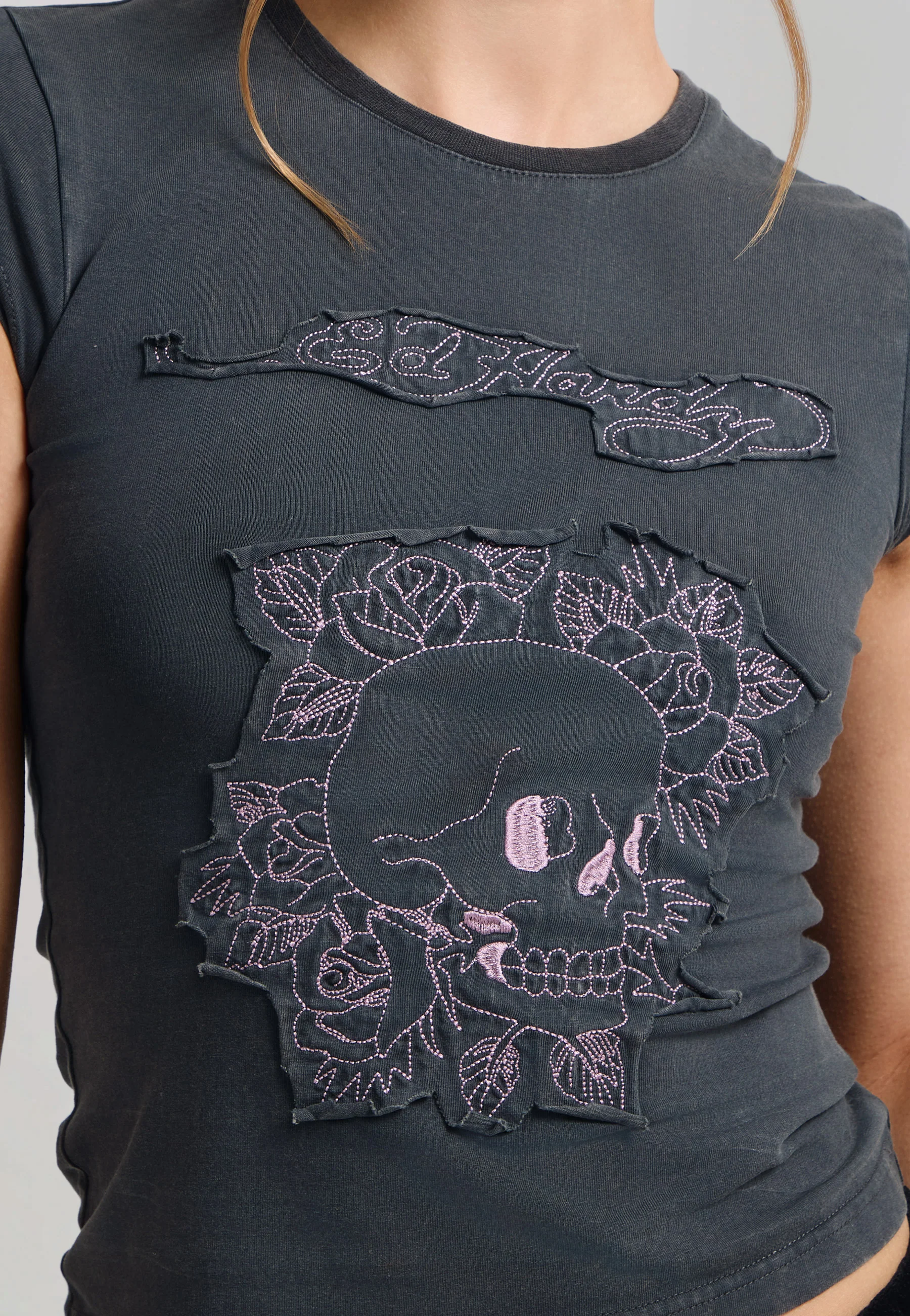 Womens Floral Skull Self Applique Cap Sleeve - Charcoal - Image 5