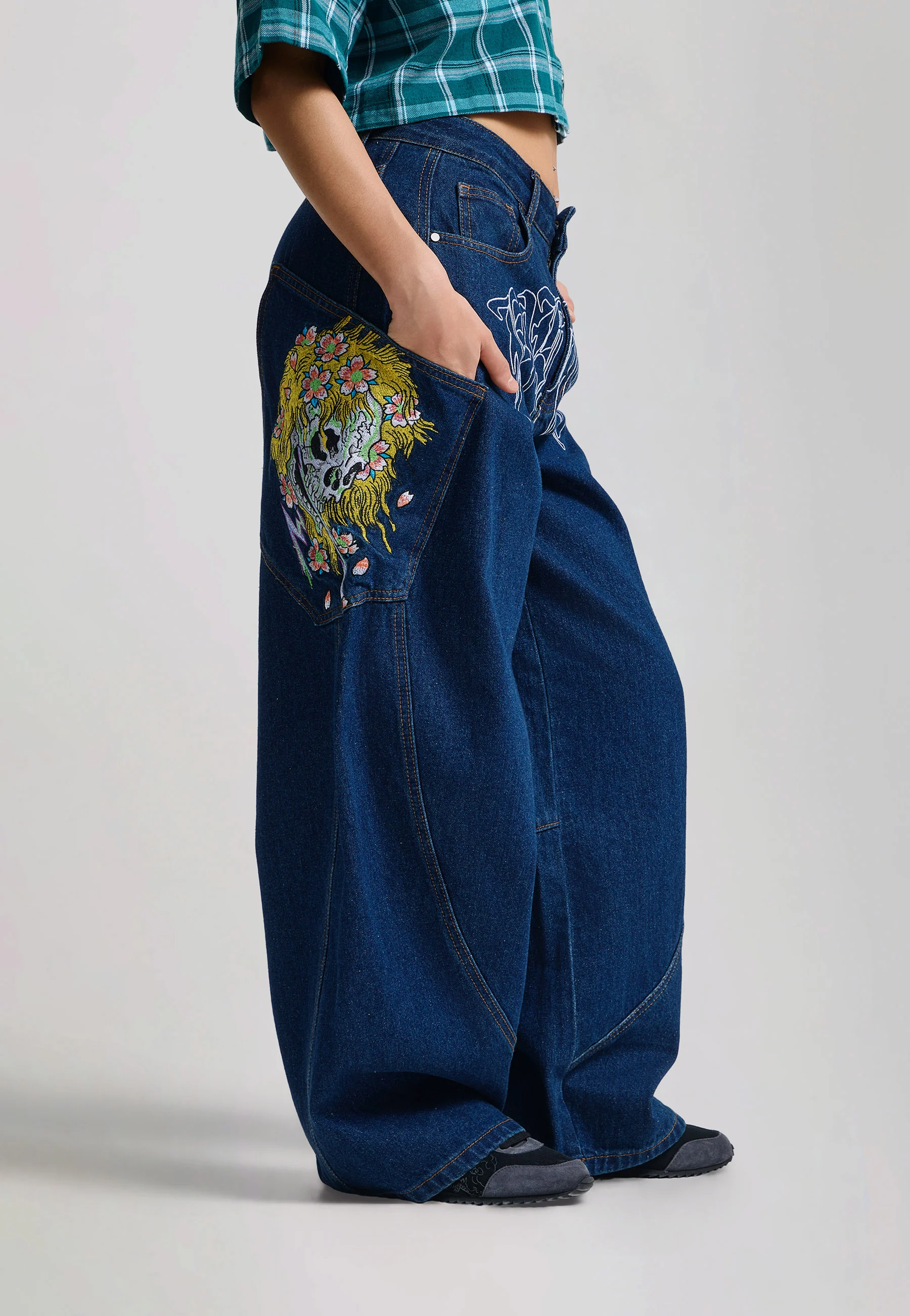 Womens Gothic Skull Relaxed Balloon Jeans - Indigo - Image 5