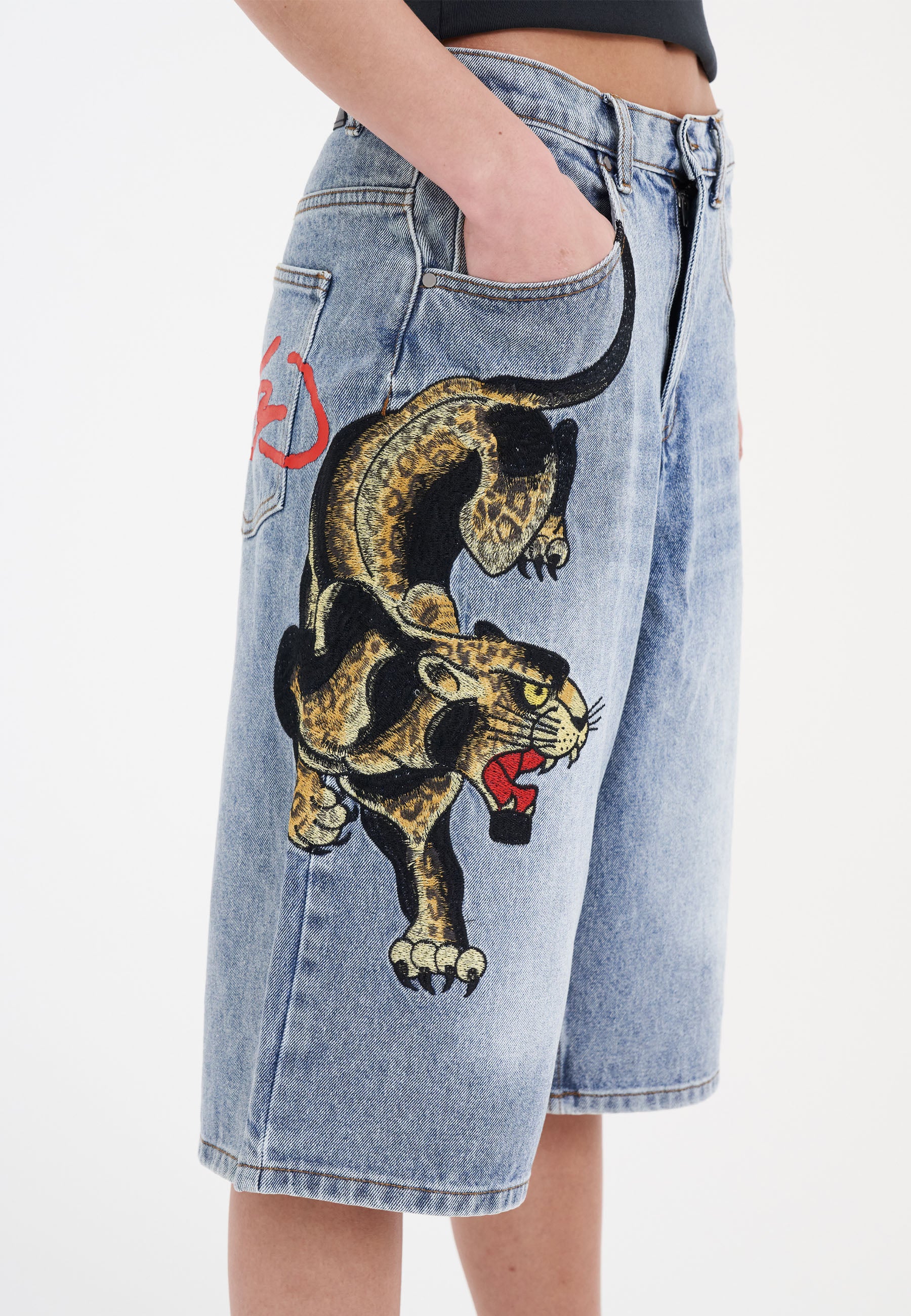 Womens Panther Crawl Relaxed Denim Jorts Shorts - Bleach - Image 4